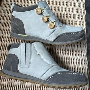 The North Face Stylish Gray and Cream Ankle Boots with Button Detail